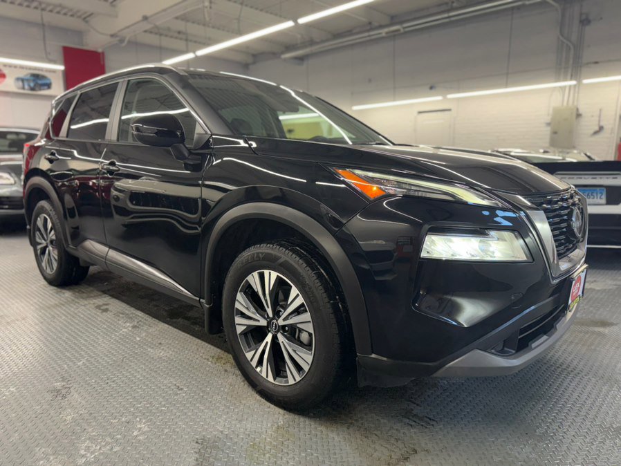 Used 2023 Nissan Rogue SV w/ SV Premium Package image 5