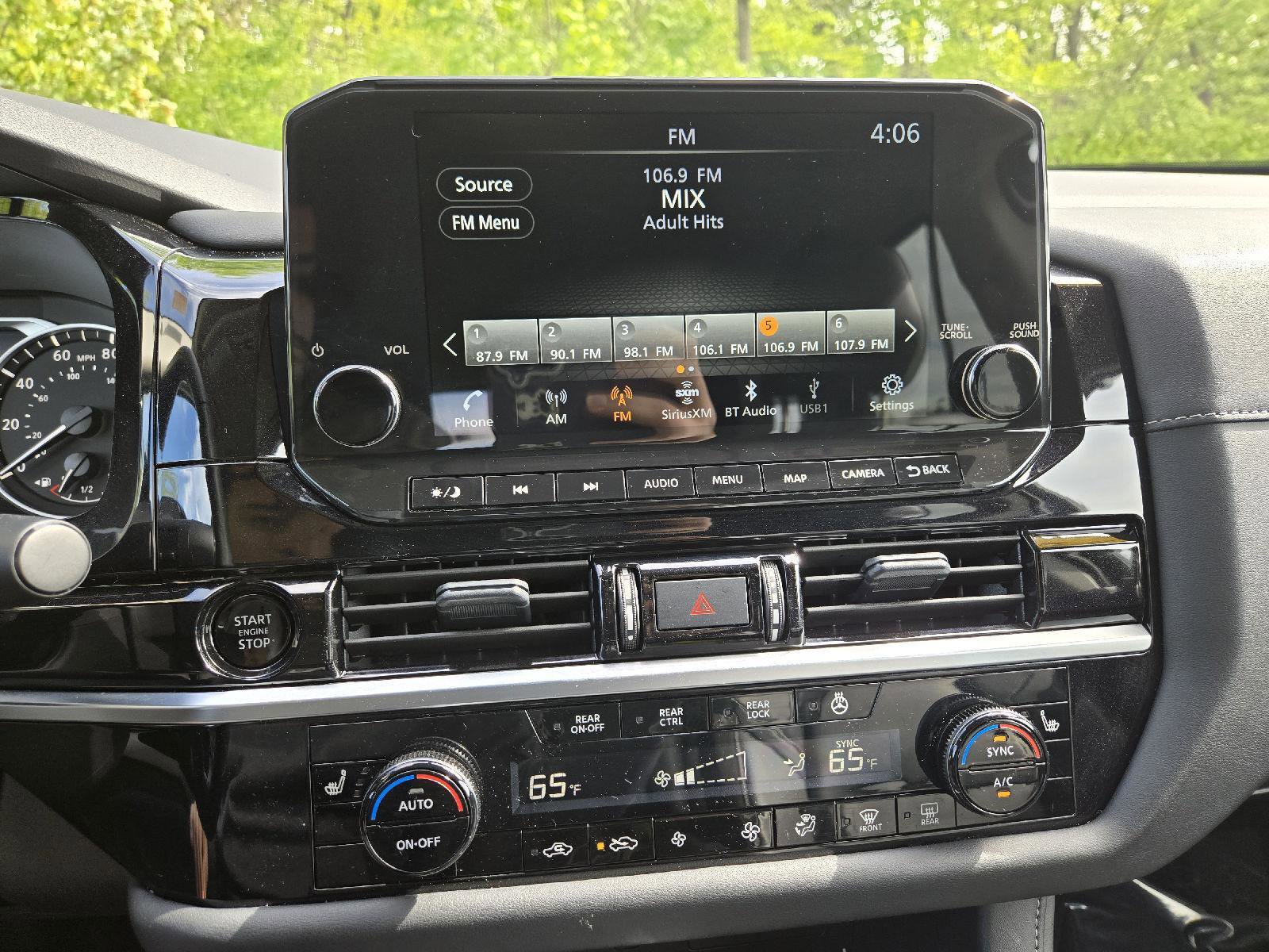 Used 2025 Nissan Pathfinder SL AWD/4WD image 19