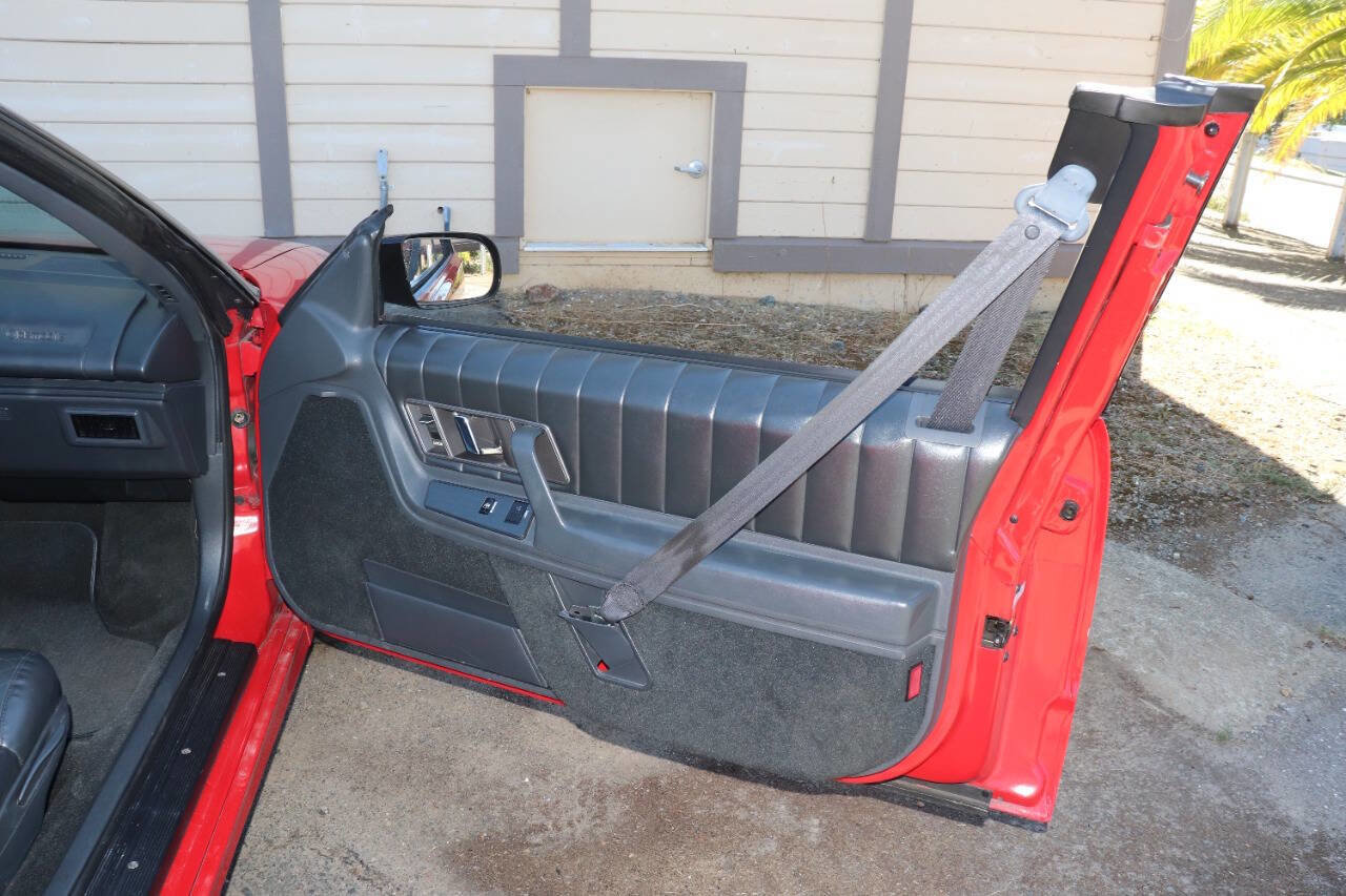 Used 1993 Oldsmobile Cutlass Supreme Convertible image 50