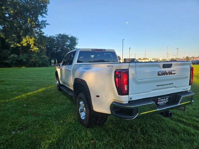 Used 2022 GMC Sierra 3500 SLE w/ SLE Convenience Package AWD/4WD image 9