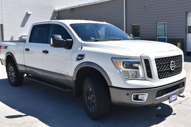 Used 2017 Nissan Titan PRO-4X AWD/4WD image 3