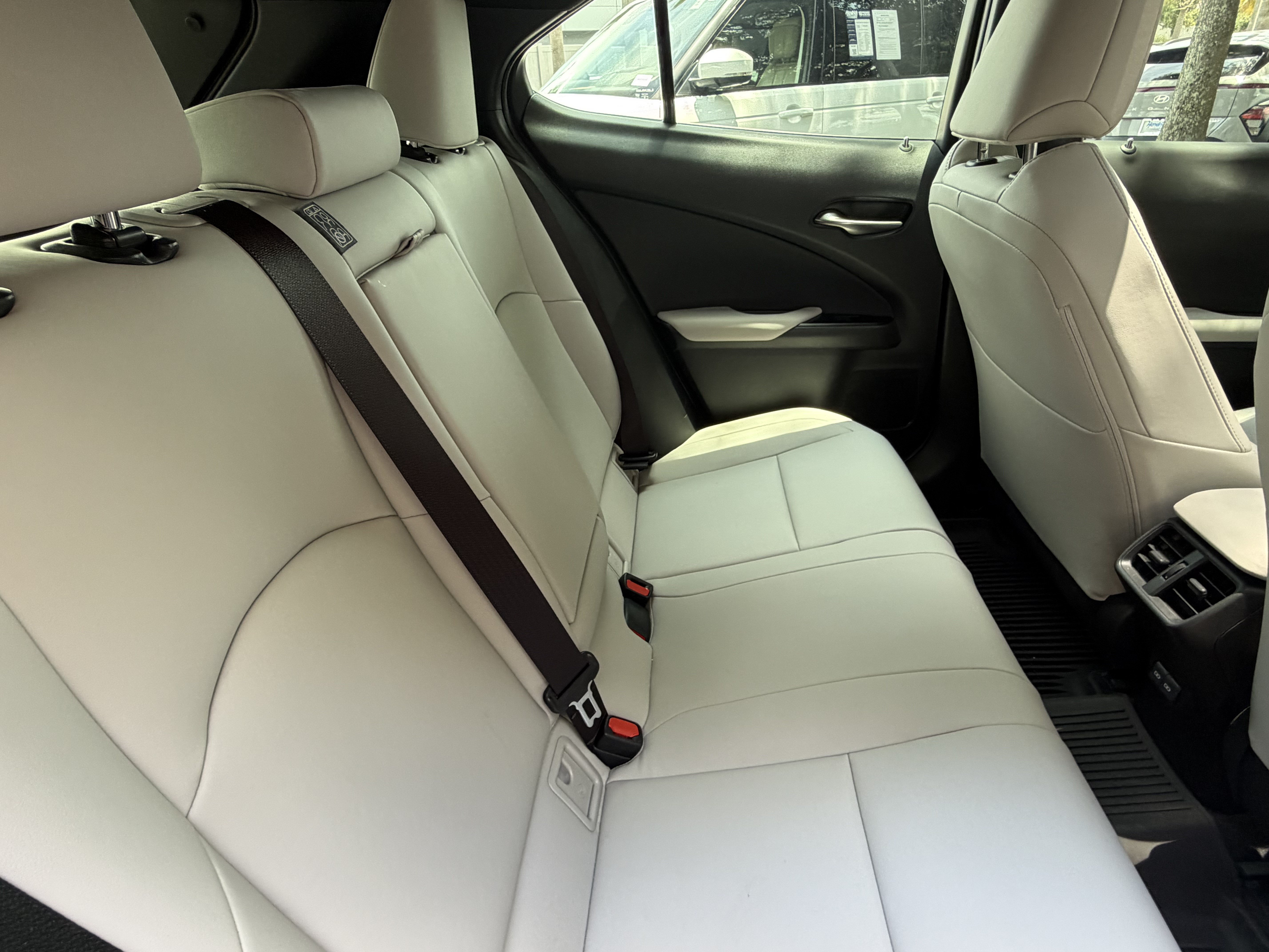 Used 2024 Lexus UX 250h F Sport FWD image 41