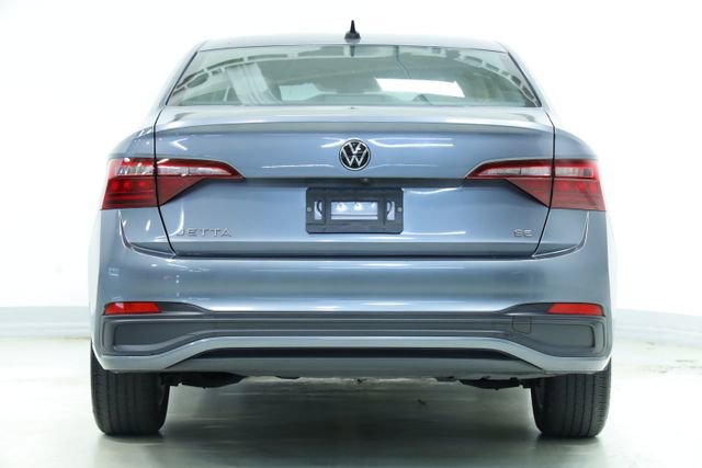 Certified 2022 Volkswagen Jetta SE image 7