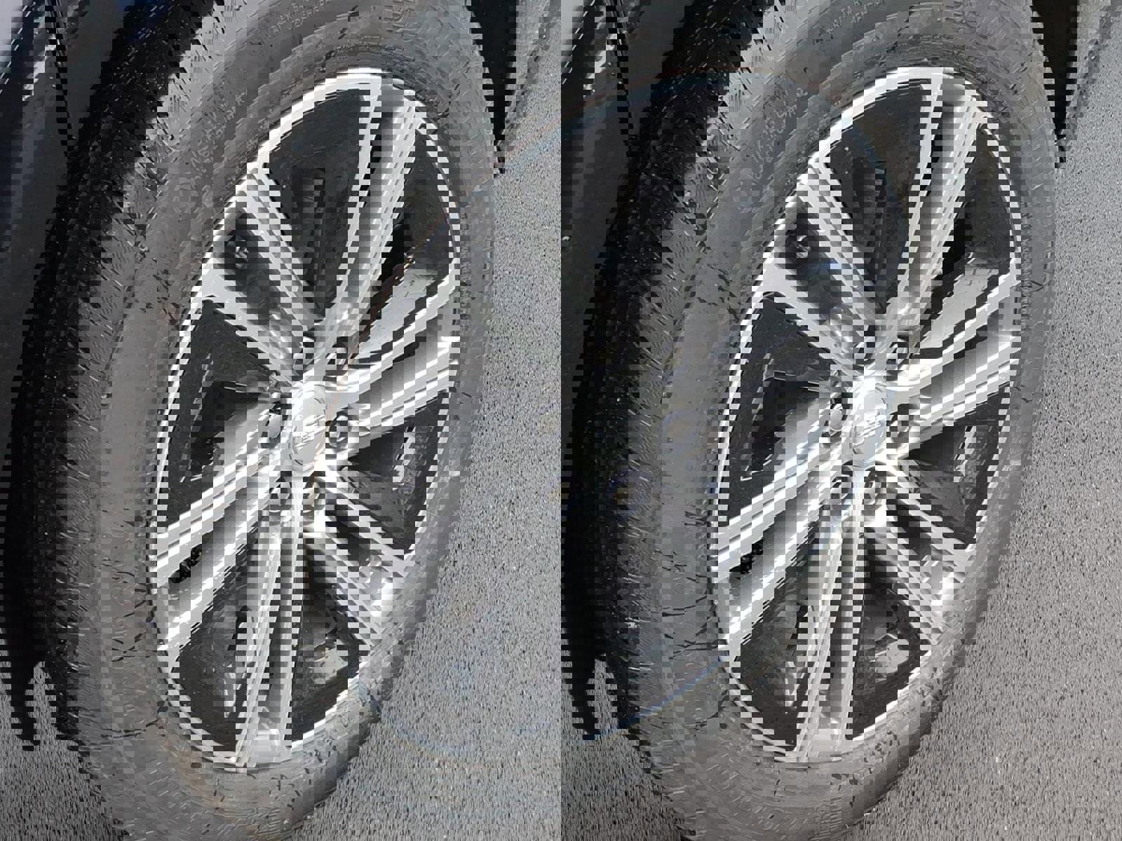 New 2026 Cadillac Lyriq Luxury image 9