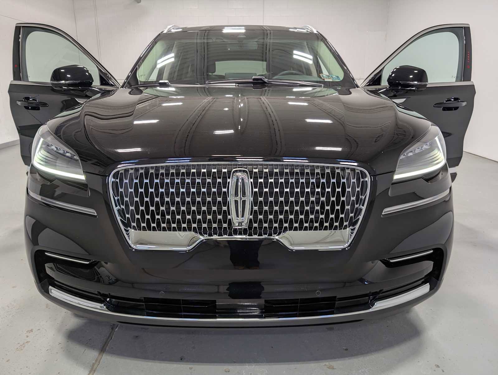 Used 2024 Lincoln Aviator Reserve w/ Elements Package Plus image 15