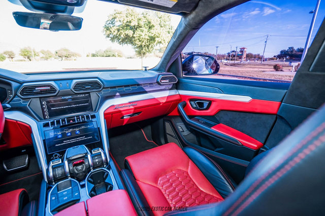 Used 2019 Lamborghini Urus image 22
