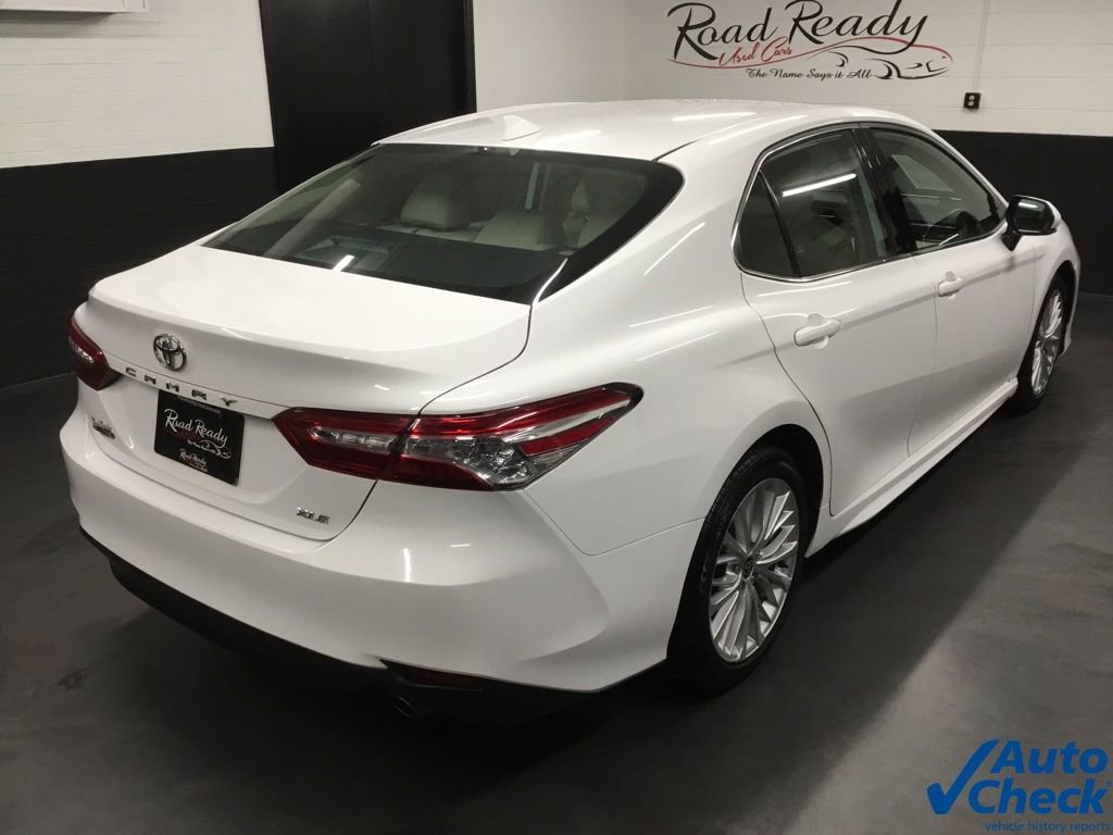 Used 2020 Toyota Camry XLE image 11
