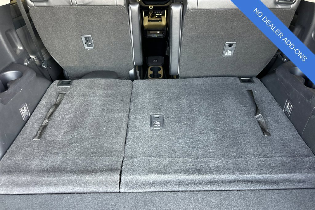 Used 2023 Toyota Highlander XLE AWD/4WD image 16