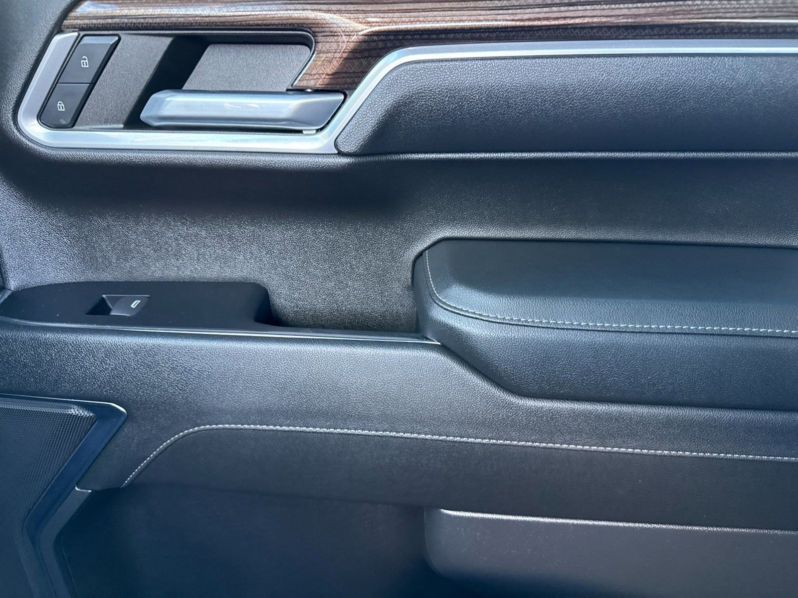 Used 2023 Chevrolet Silverado 1500 RST image 18