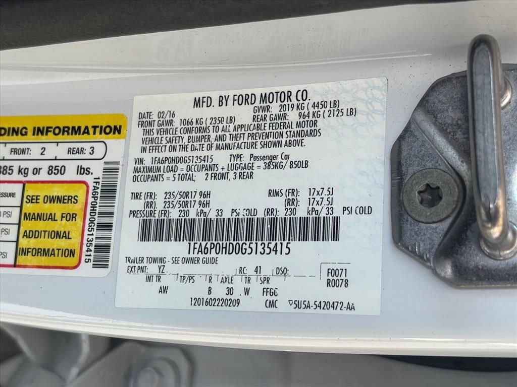 Used 2016 Ford Fusion SE FWD image 30