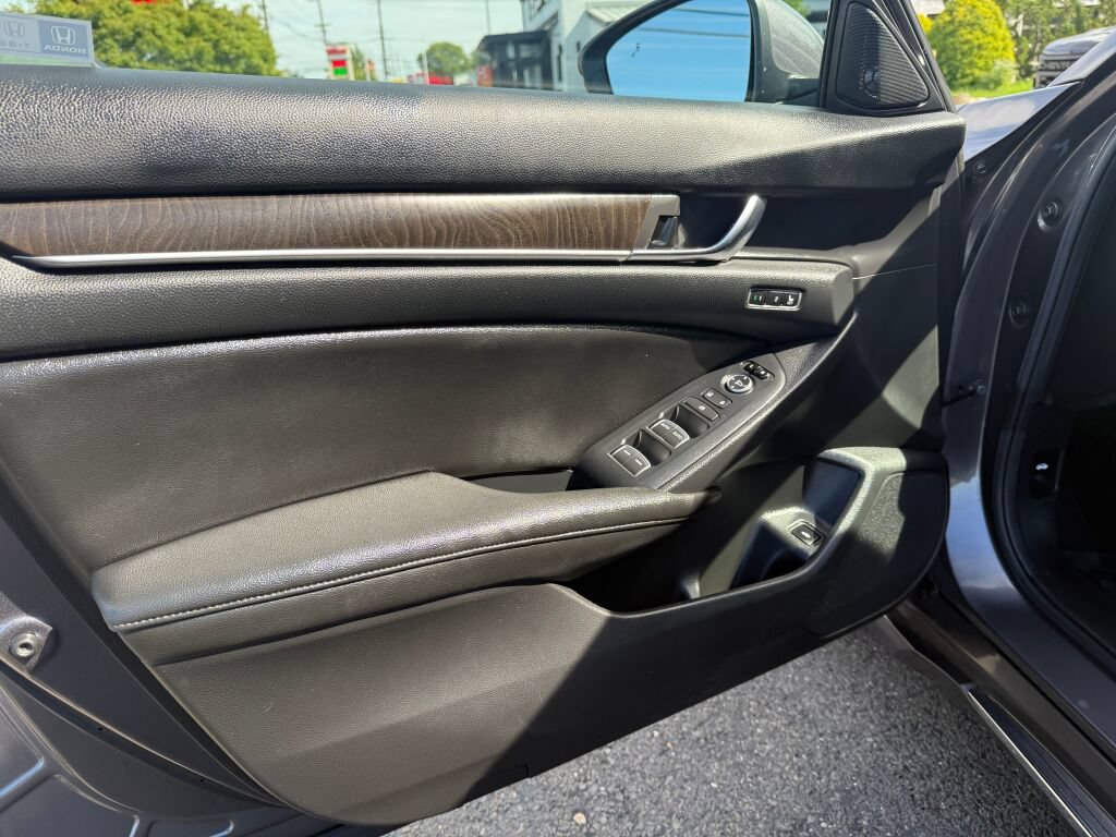 Used 2019 Honda Accord EX-L image 10