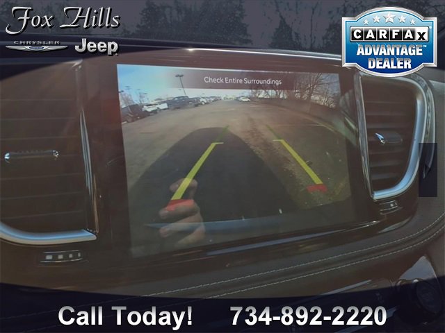 Used 2021 Chrysler Pacifica Limited w/ Uconnect Theater Family Group image 22