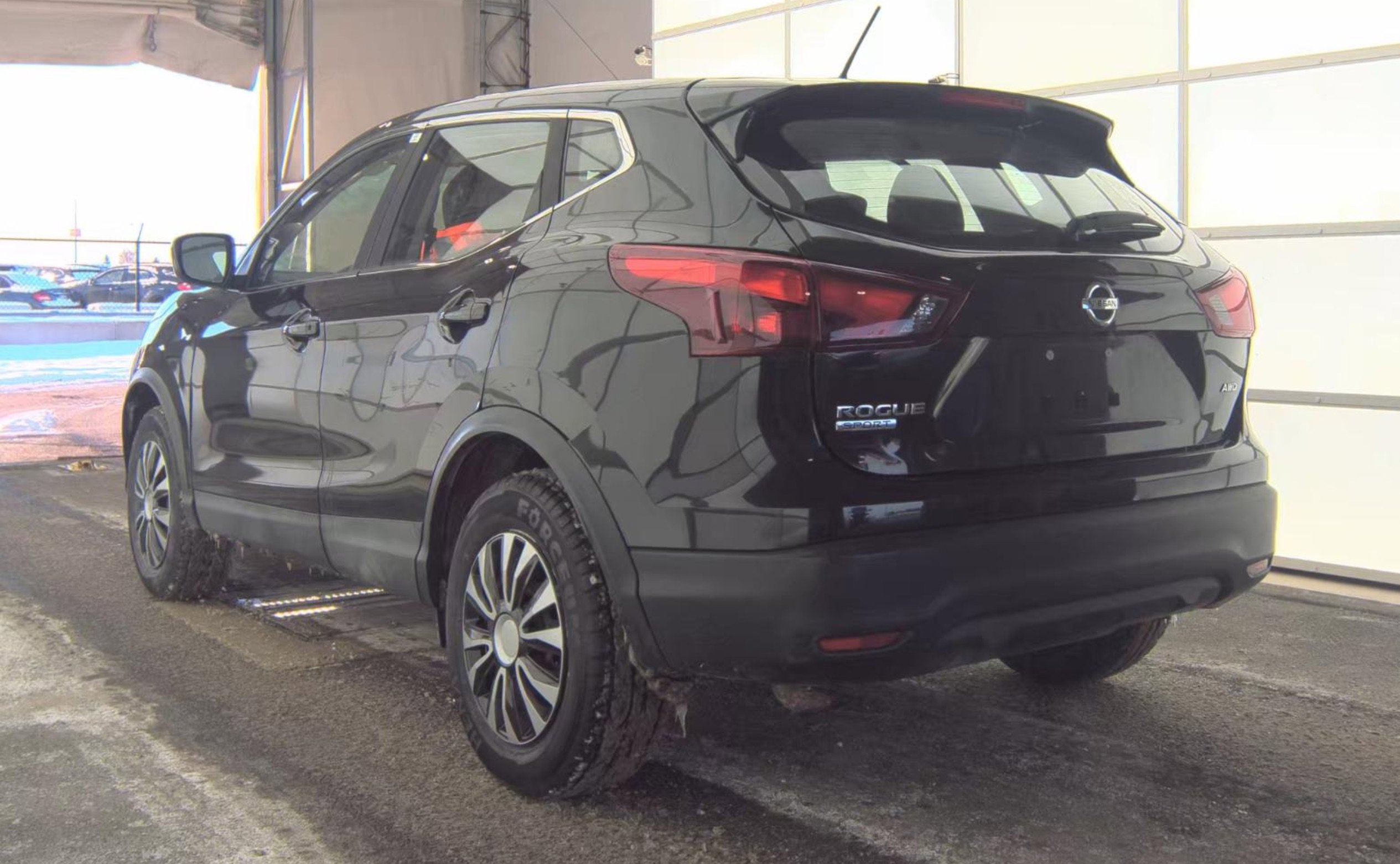 Used 2018 Nissan Rogue Sport S image 4