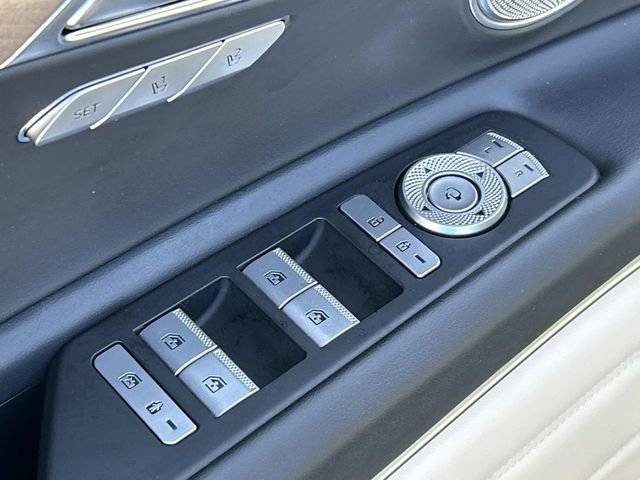 Used 2023 Genesis GV80 2.5T w/ Prestige 20" Package image 16