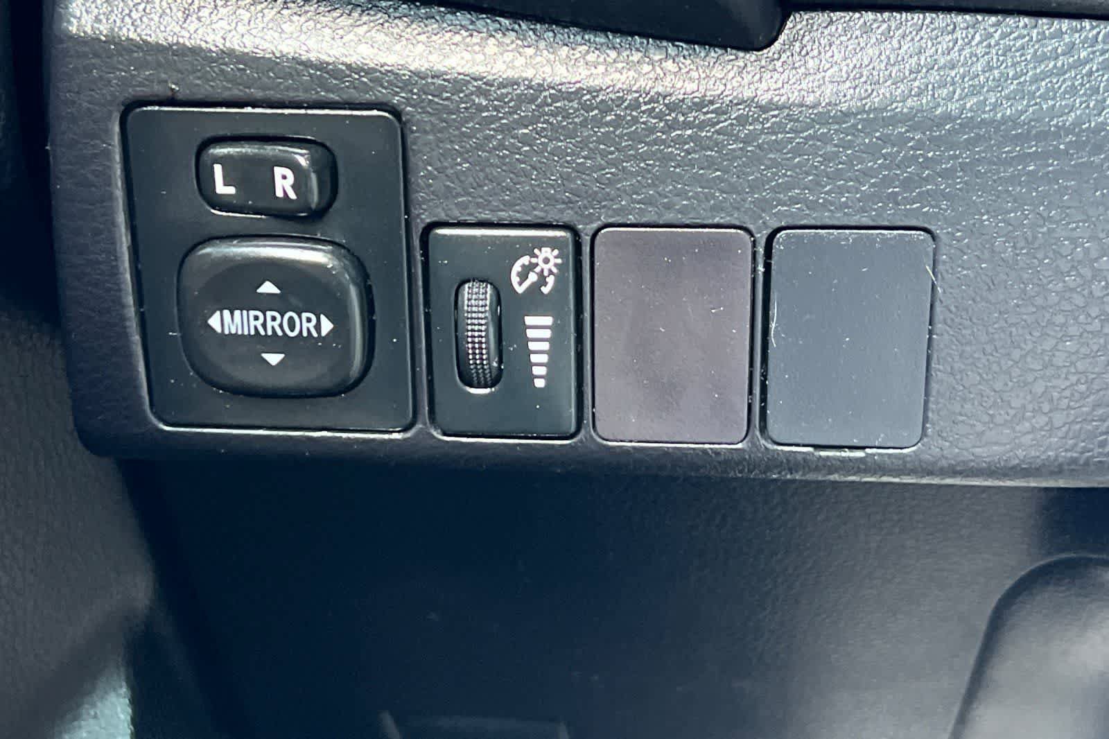 Used 2015 Toyota Corolla S FWD image 30