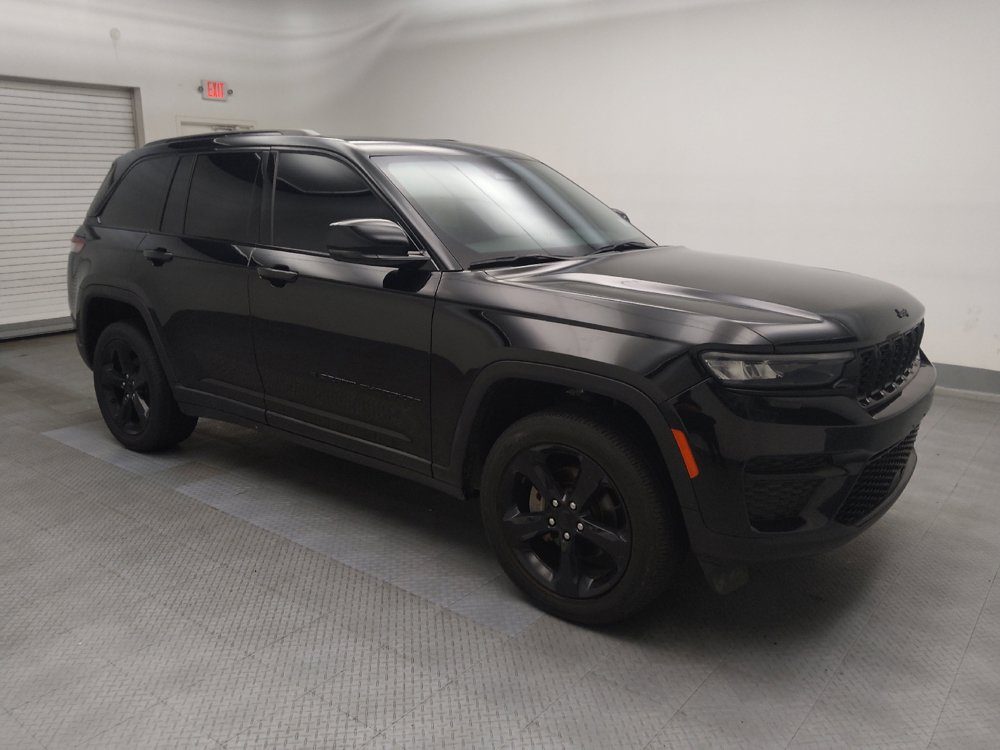 Used 2023 Jeep Grand Cherokee Altitude AWD/4WD image 11
