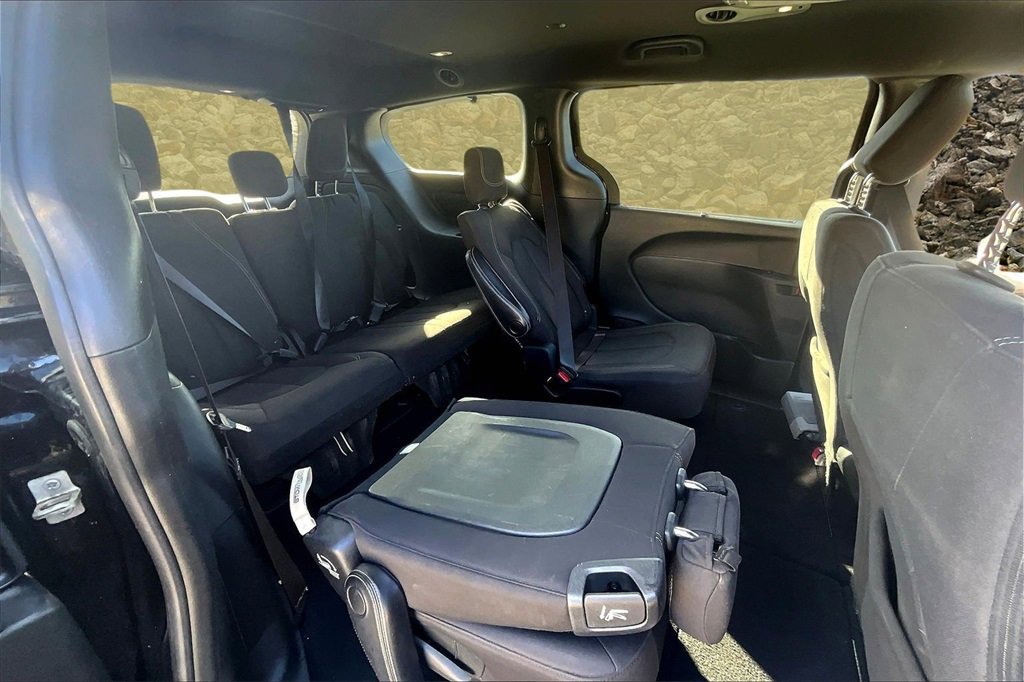 Used 2018 Chrysler Pacifica Touring Plus w/ S Appearance Package image 25