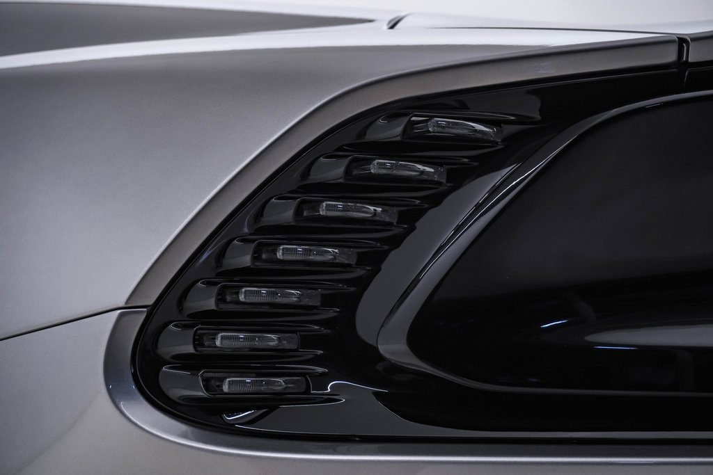 New 2025 Aston Martin Vanquish image 14