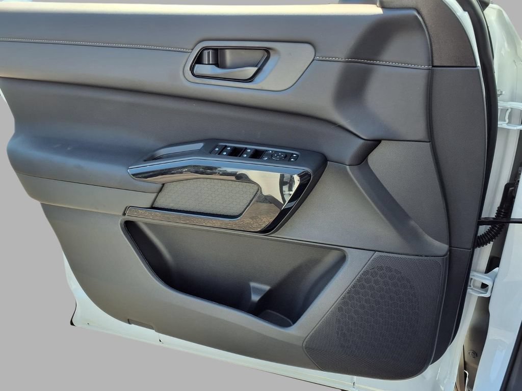 New 2026 Nissan Pathfinder SV AWD/4WD image 18
