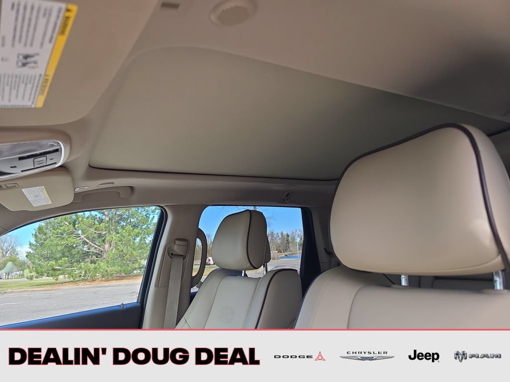 Used 2019 Jeep Grand Cherokee Overland AWD/4WD image 22