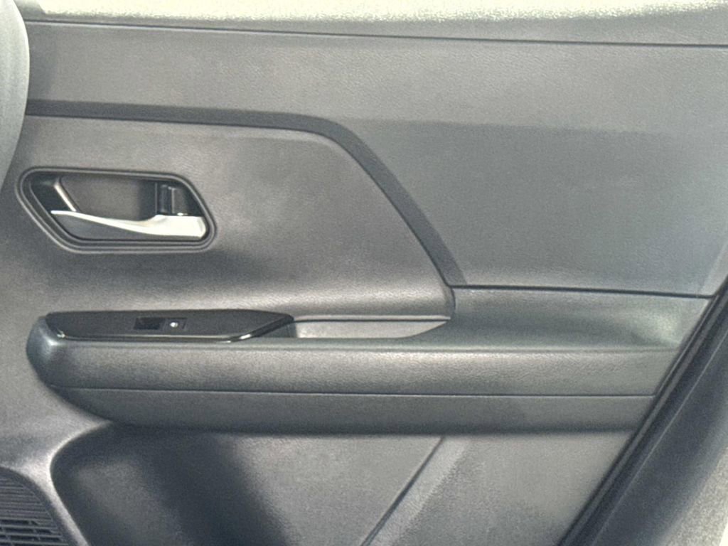 Used 2026 Nissan Kicks SV FWD image 14