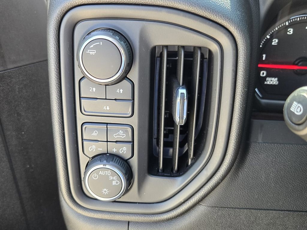 Used 2024 Chevrolet Silverado 2500 Custom w/ Custom Value Package image 25