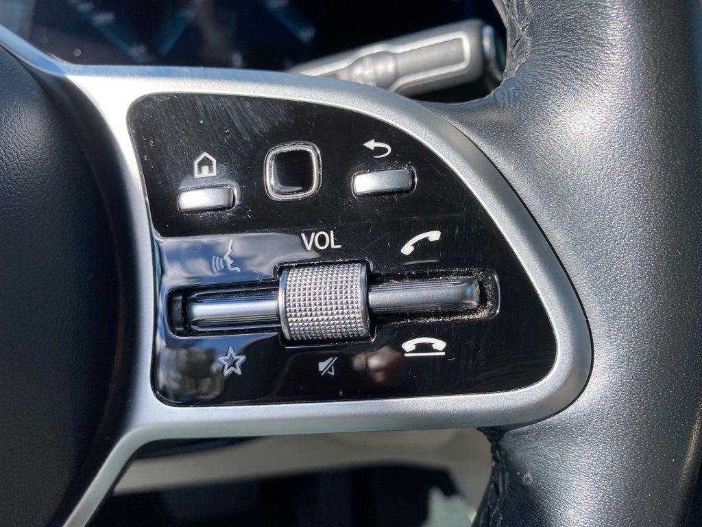 Used 2021 Mercedes-Benz GLE 350 4MATIC w/ Premium Package image 26