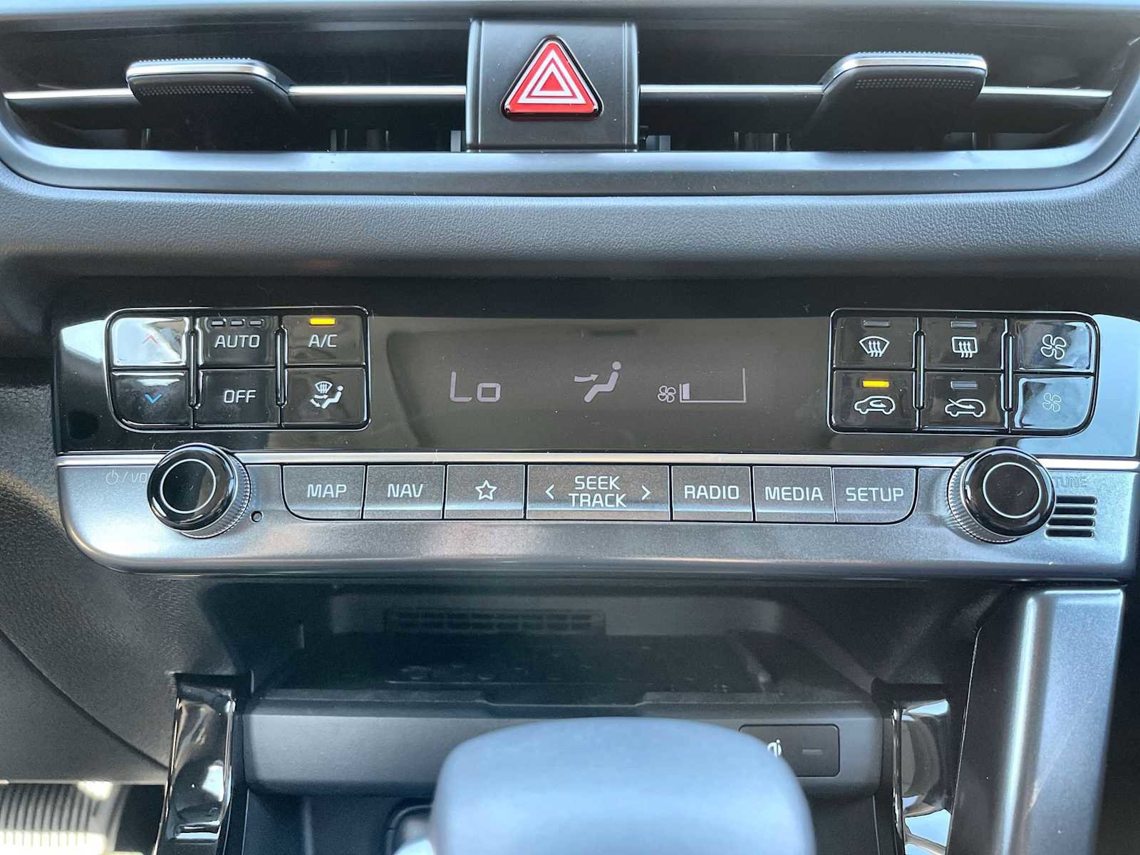 Certified 2025 Kia Seltos EX w/ EX Sunroof Package image 19