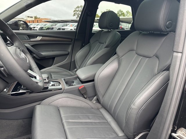 Used 2024 Audi Q5 e Premium Plus w/ Premium Plus Package image 10