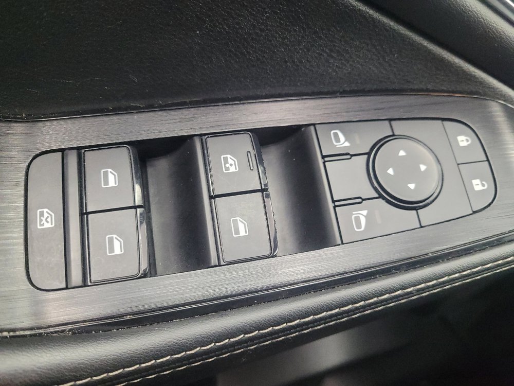 Used 2021 Nissan Rogue SV w/ Premium Package image 27