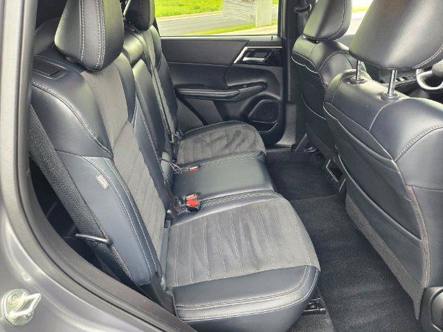 Used 2024 Mitsubishi Outlander SE FWD image 9