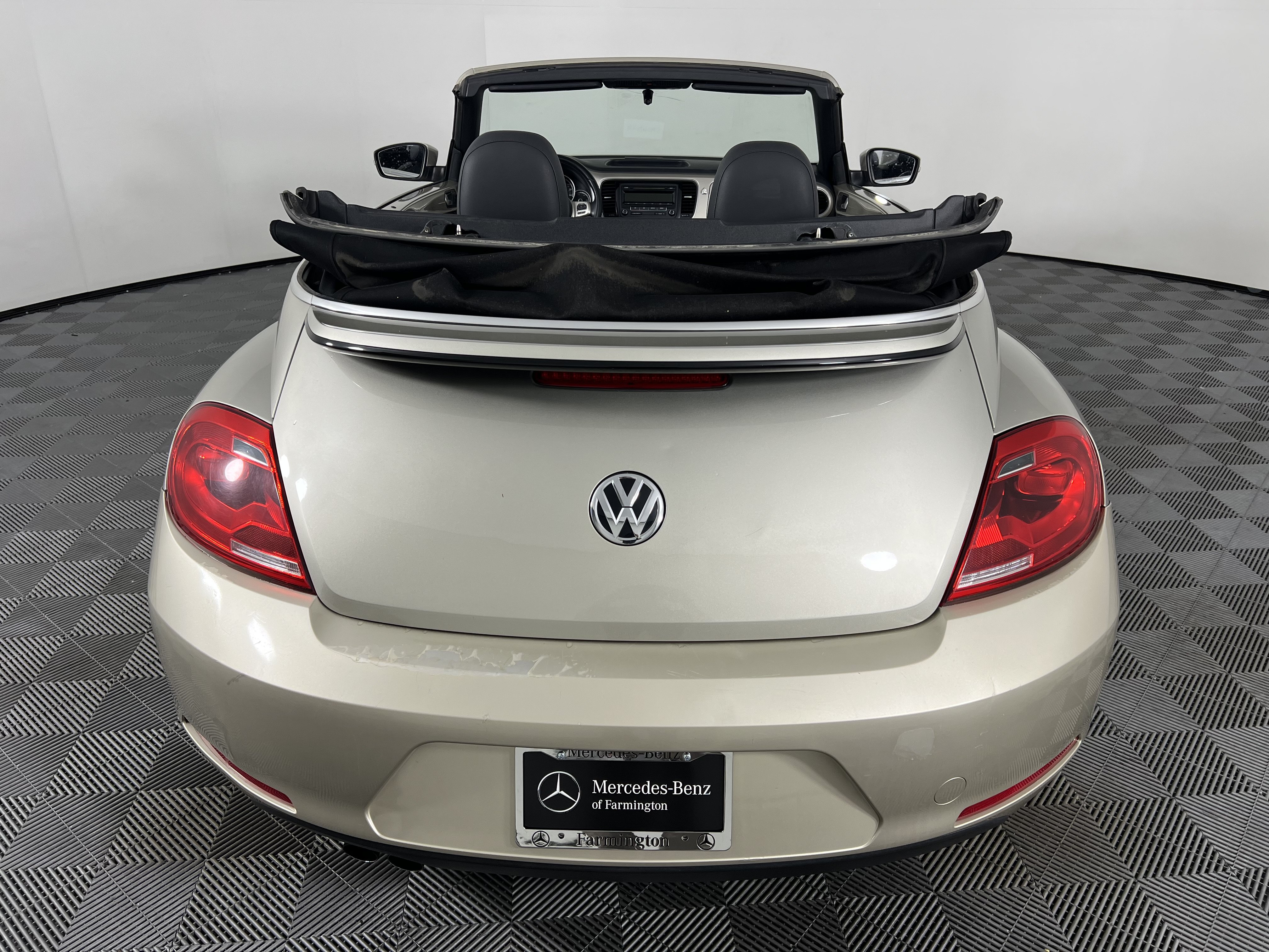 Used 2015 Volkswagen Beetle 1.8T FWD image 17