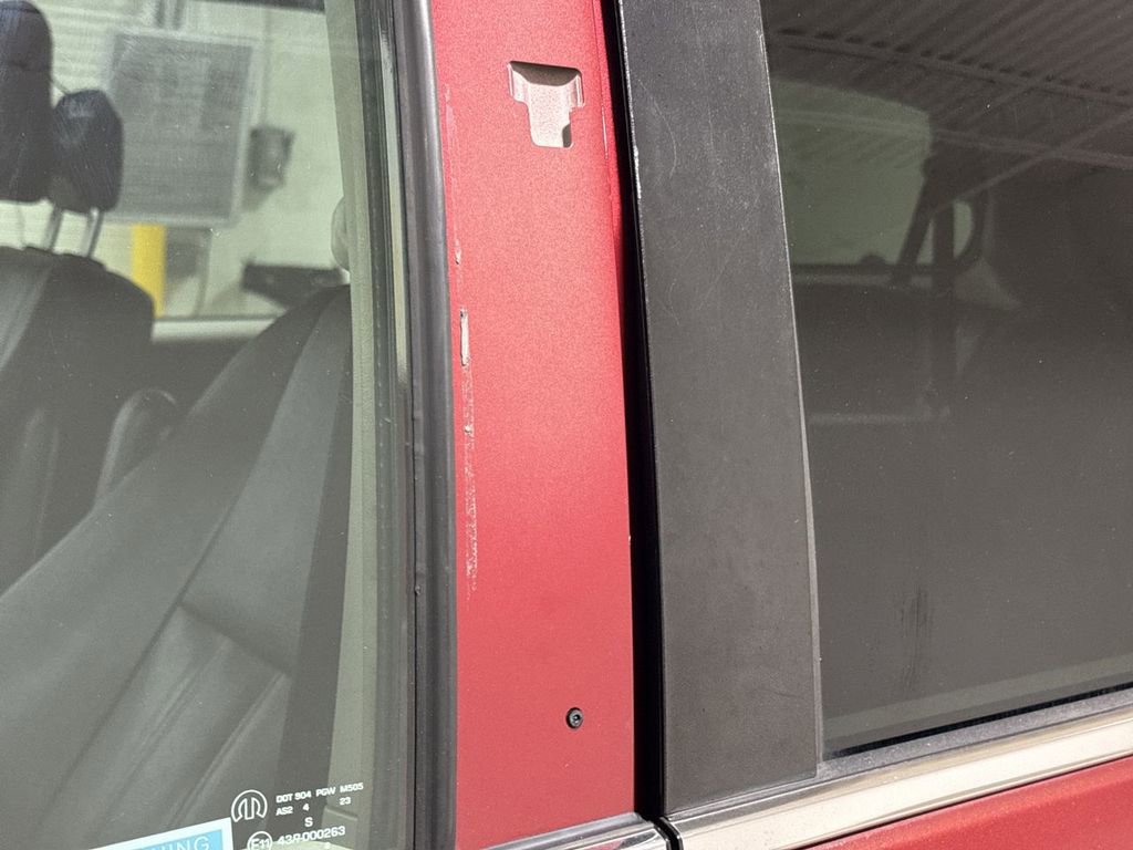 Used 2015 Chrysler Town & Country Touring image 45