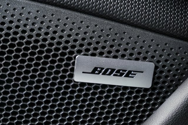 Certified 2025 Porsche Taycan image 7