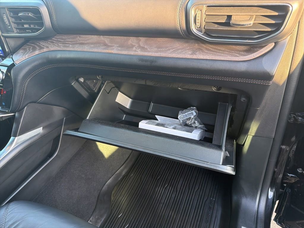 Certified 2023 Ford Explorer Platinum w/ Technology Package image 31