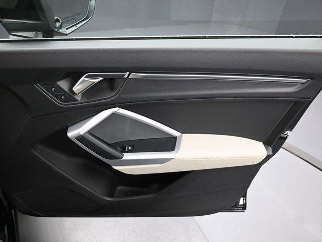Certified 2025 Audi Q3 2.0T Premium w/ Convenience Package image 38