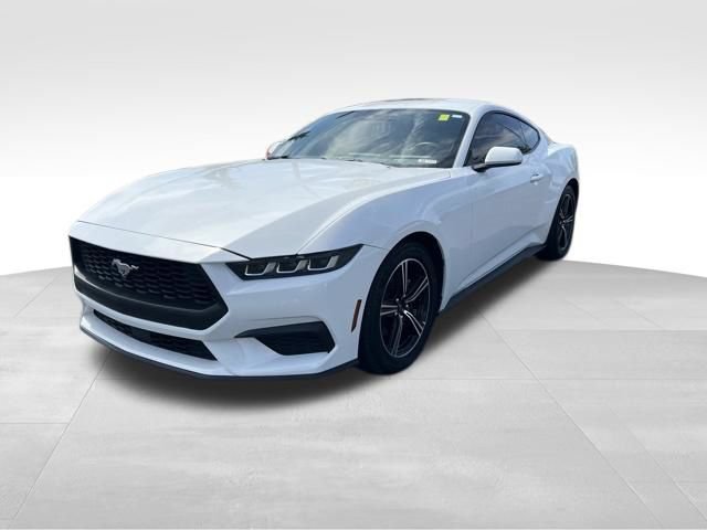 Used 2025 Ford Mustang Coupe RWD image 3