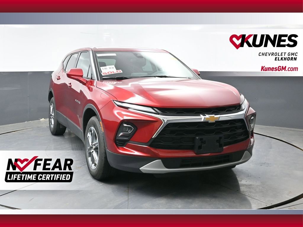Used 2025 Chevrolet Blazer LT AWD/4WD image 1