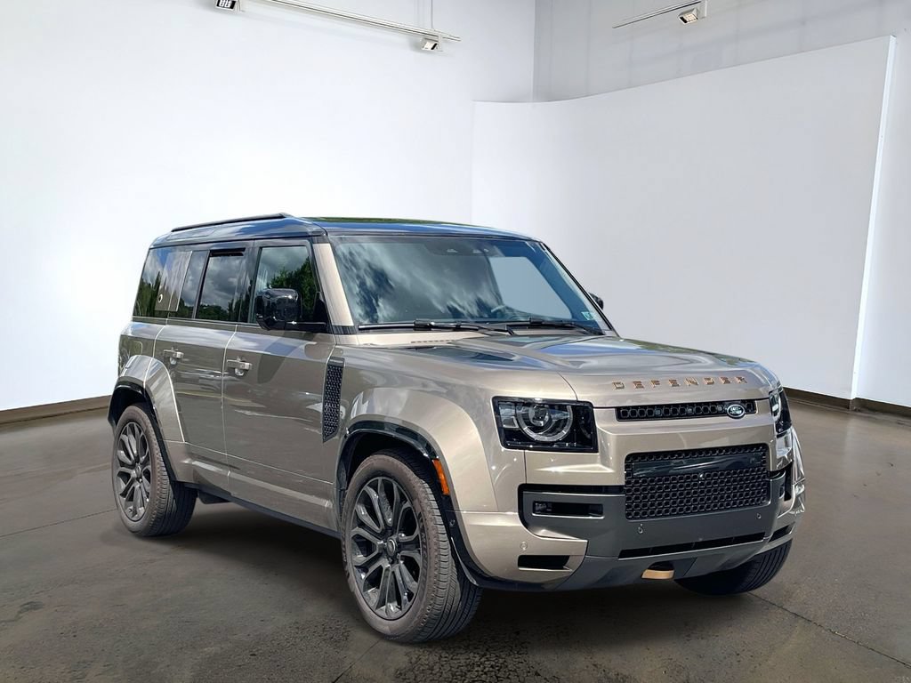 Certified 2025 Land Rover Defender 110 AWD/4WD image 3