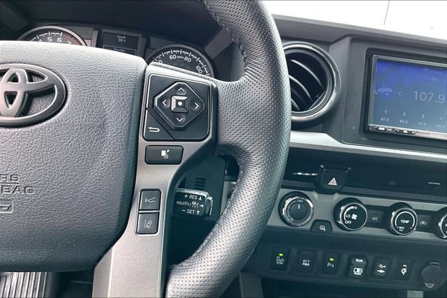 Used 2018 Toyota Tacoma TRD Sport w/ Technology Package AWD/4WD image 18
