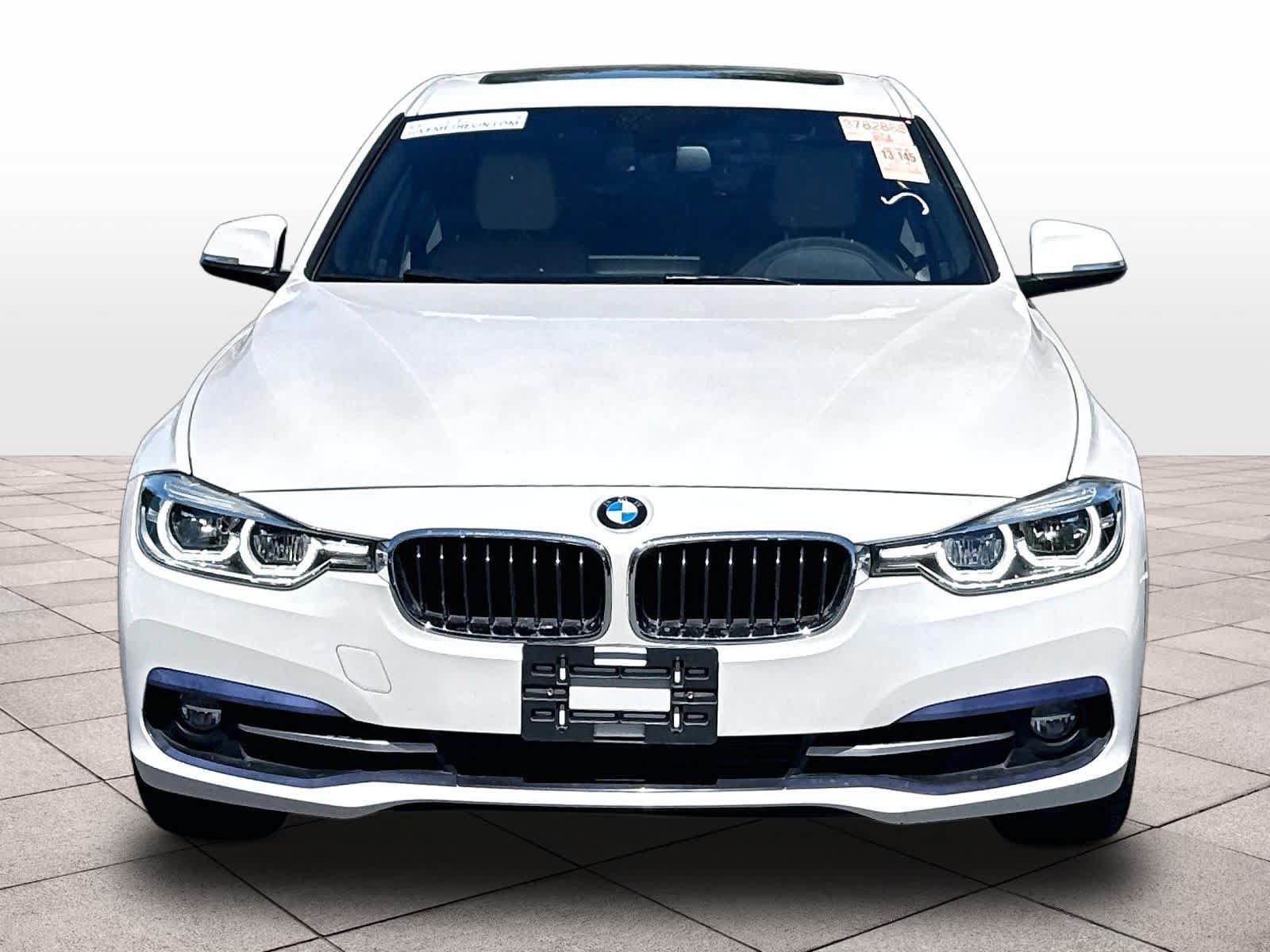 Used 2018 BMW 330i Sedan w/ Convenience Package RWD image 2