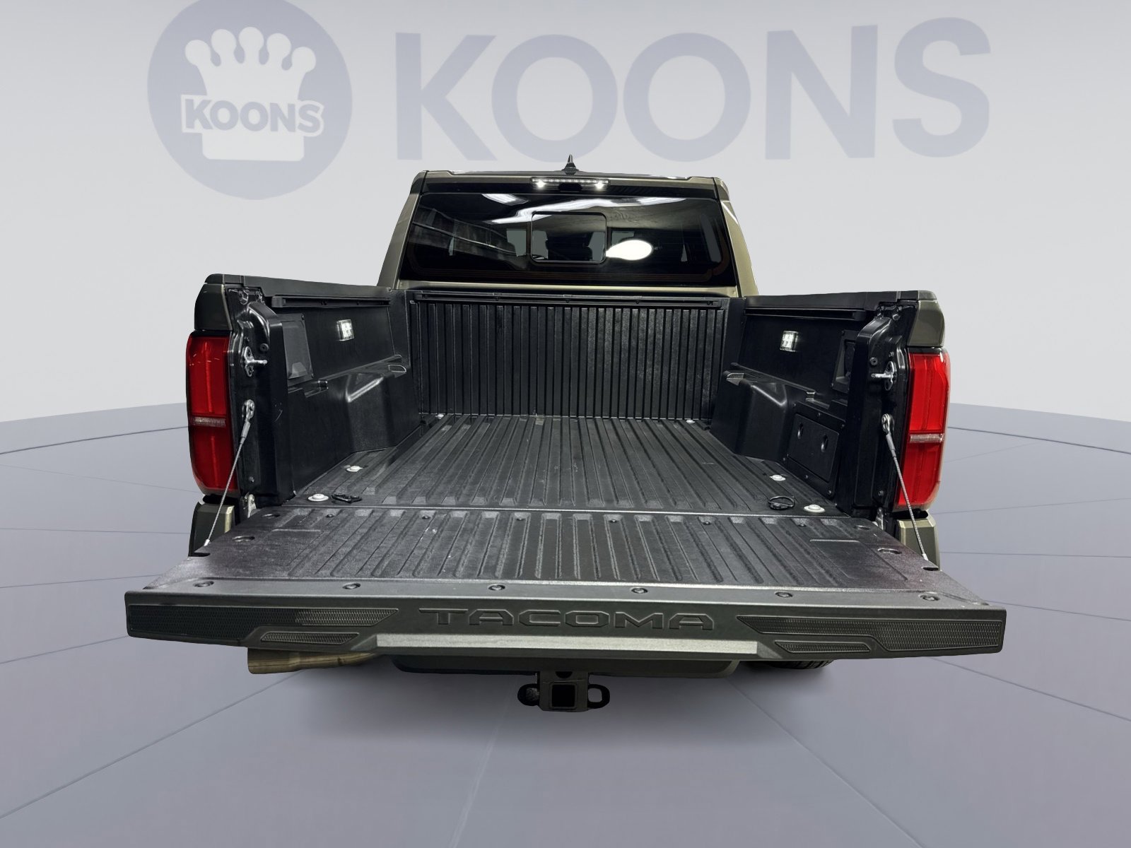 Used 2025 Toyota Tacoma TRD Sport w/ TRD Sport Upgrade Package image 30