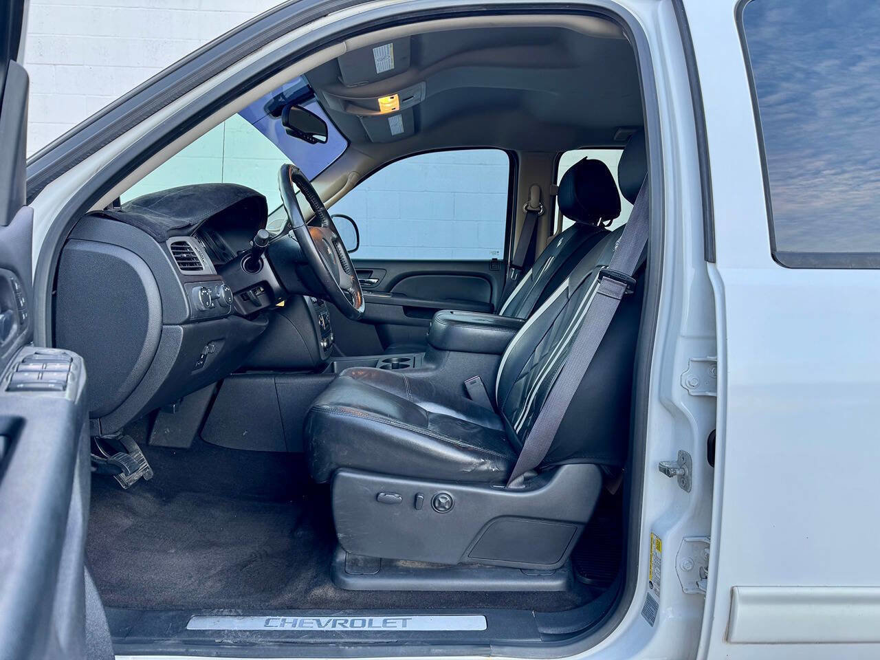 Used 2013 Chevrolet Silverado 2500 LTZ w/ Z71 Appearance Package image 22