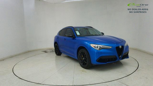 Used 2020 Alfa Romeo Stelvio Ti w/ Nero Edizione image 67