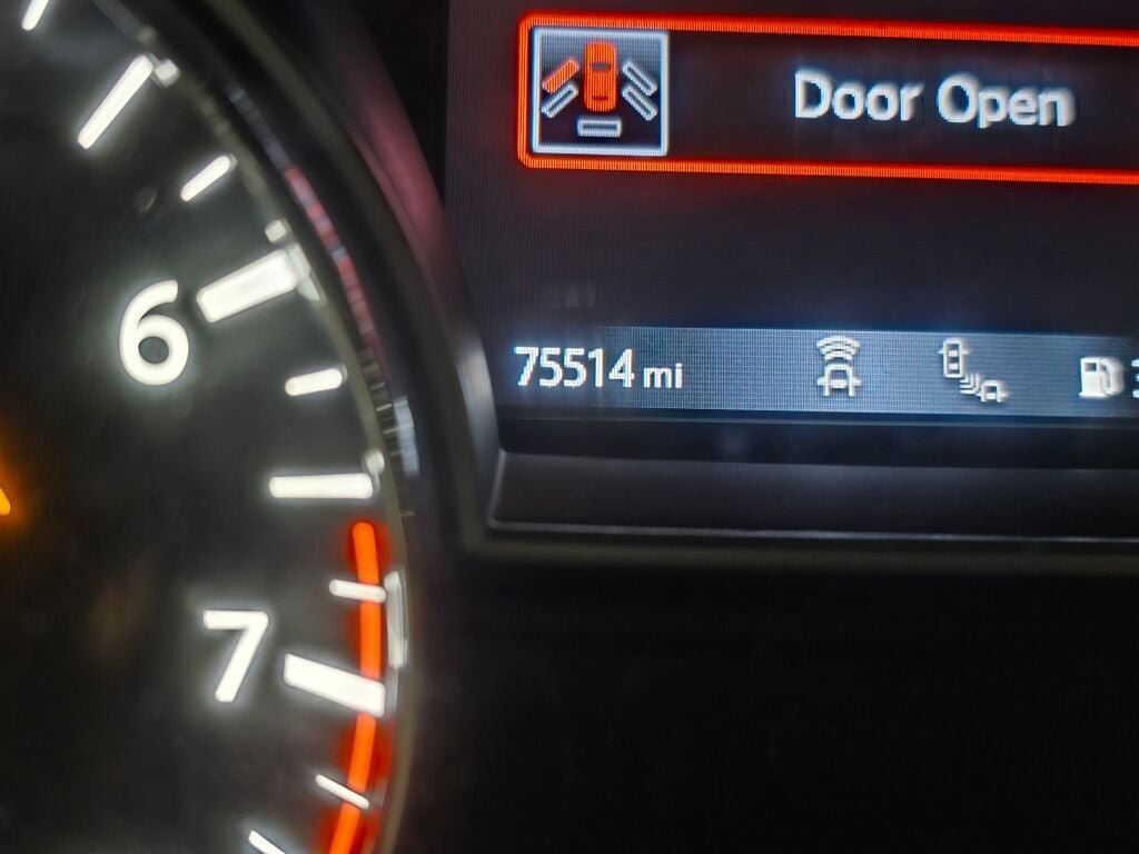 Used 2020 Nissan Pathfinder SL AWD/4WD image 29