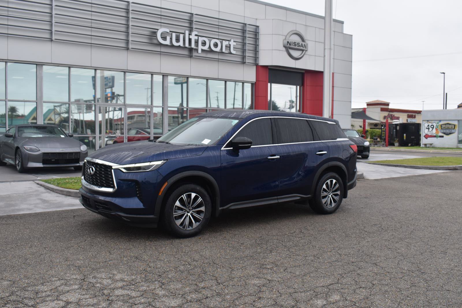 Used 2023 INFINITI QX60 Pure FWD image 2