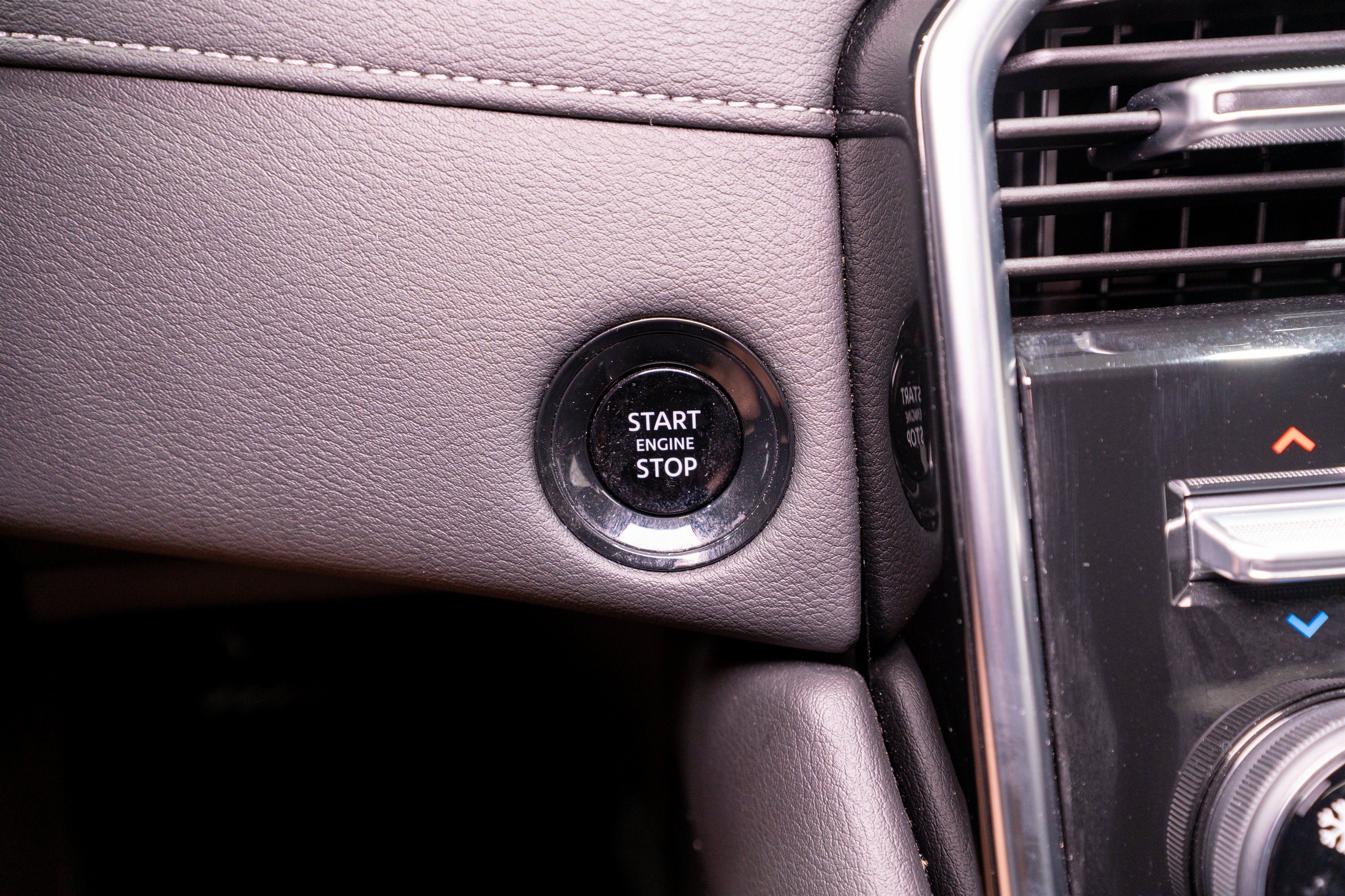 Used 2026 Nissan Armada SL RWD image 31