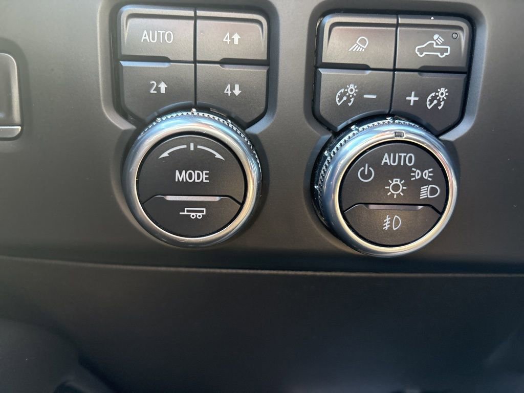 Used 2023 GMC Sierra 1500 AT4 w/ Technology Package AWD/4WD image 29