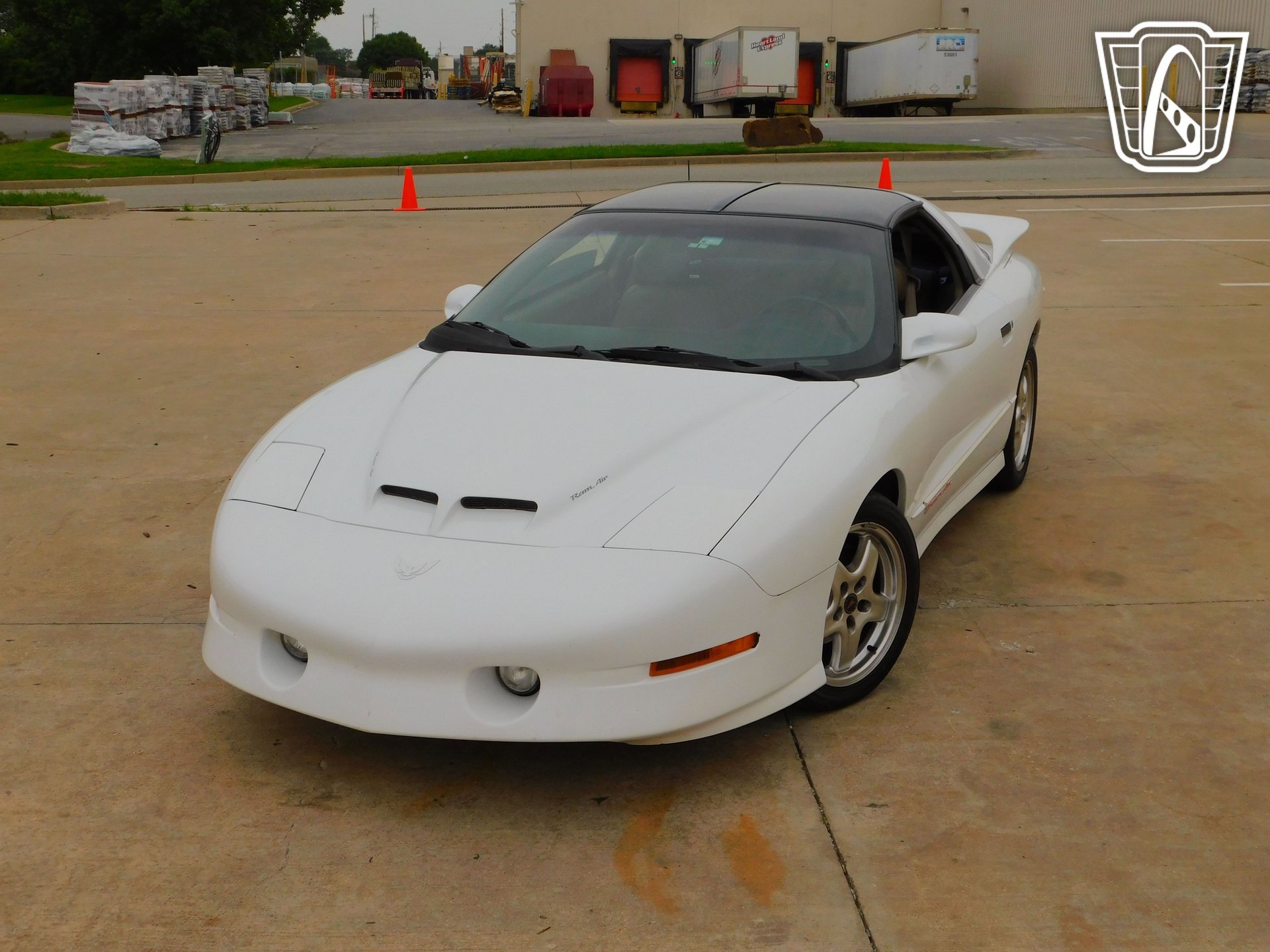 Used 1996 Pontiac Firebird Coupe image 2