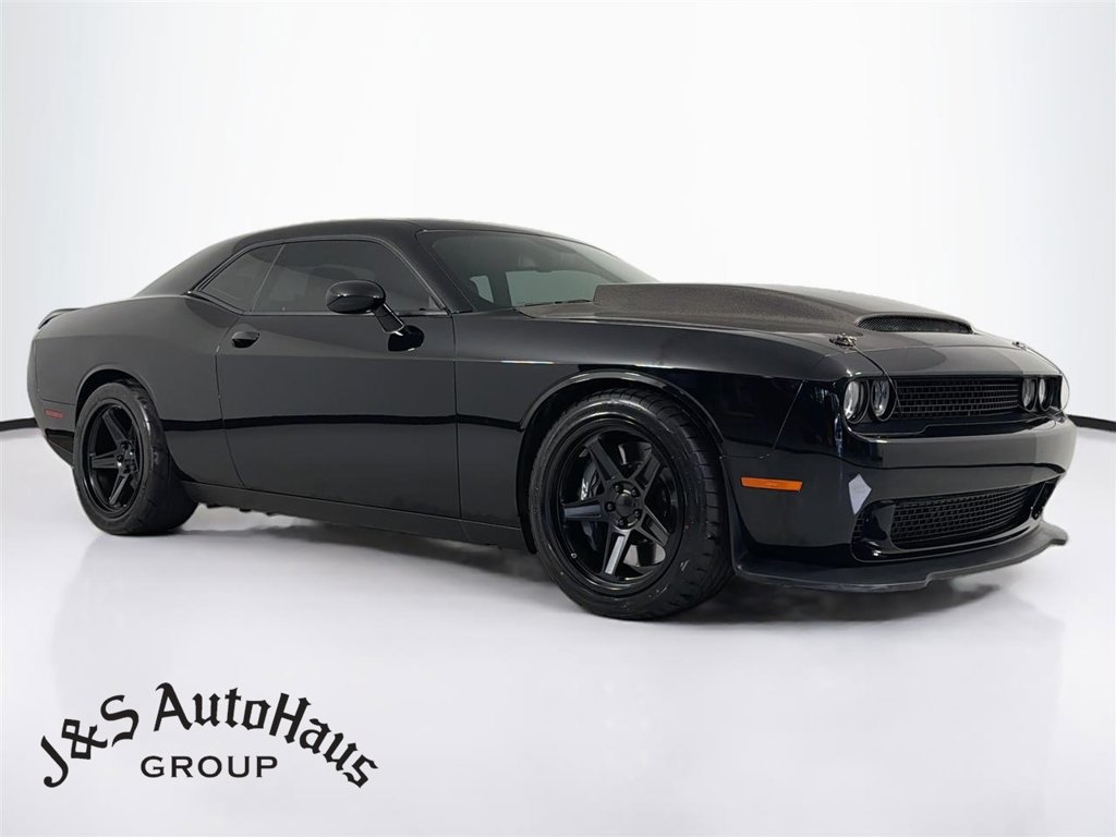 Used 2022 Dodge Challenger SRT Hellcat RWD image 1